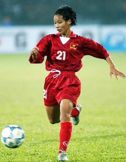 Văn Thị Thanh là một trong những cầu thủ xuất sắc nhất lịch sử bóng đá nữ Việt Nam