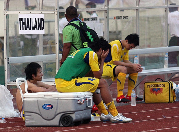 Thái Lan nhận cái kết đắng nhất lịch sử SEA Games khi chung bảng Việt Nam, Kiatisuk và dàn hảo thủ xách va li về nước bẽ bàng - Ảnh 6.