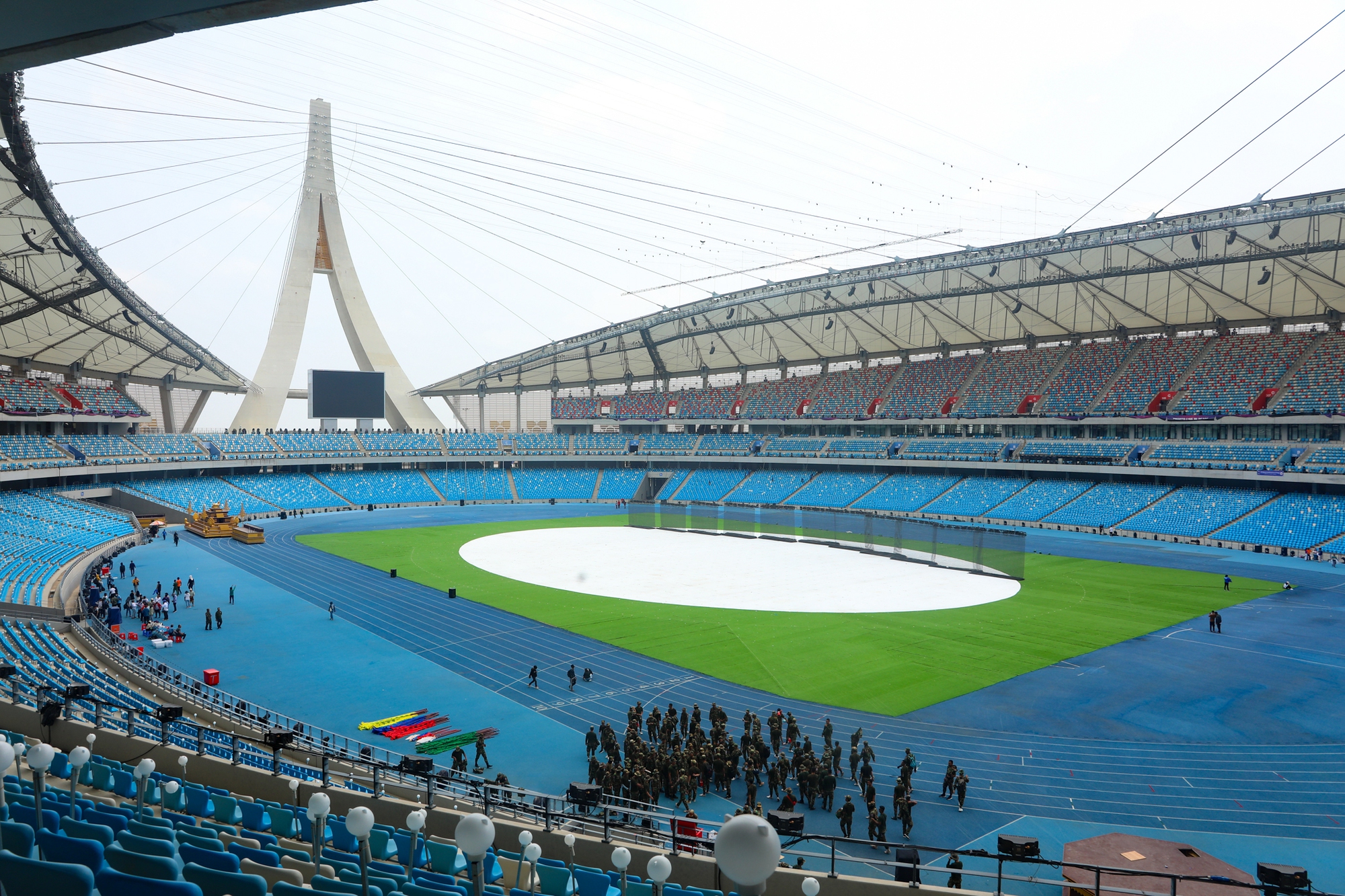 Khám phá sân vận động trăm triệu USD tổ chức lễ khai mạc SEA Games 2023 - Ảnh 3.