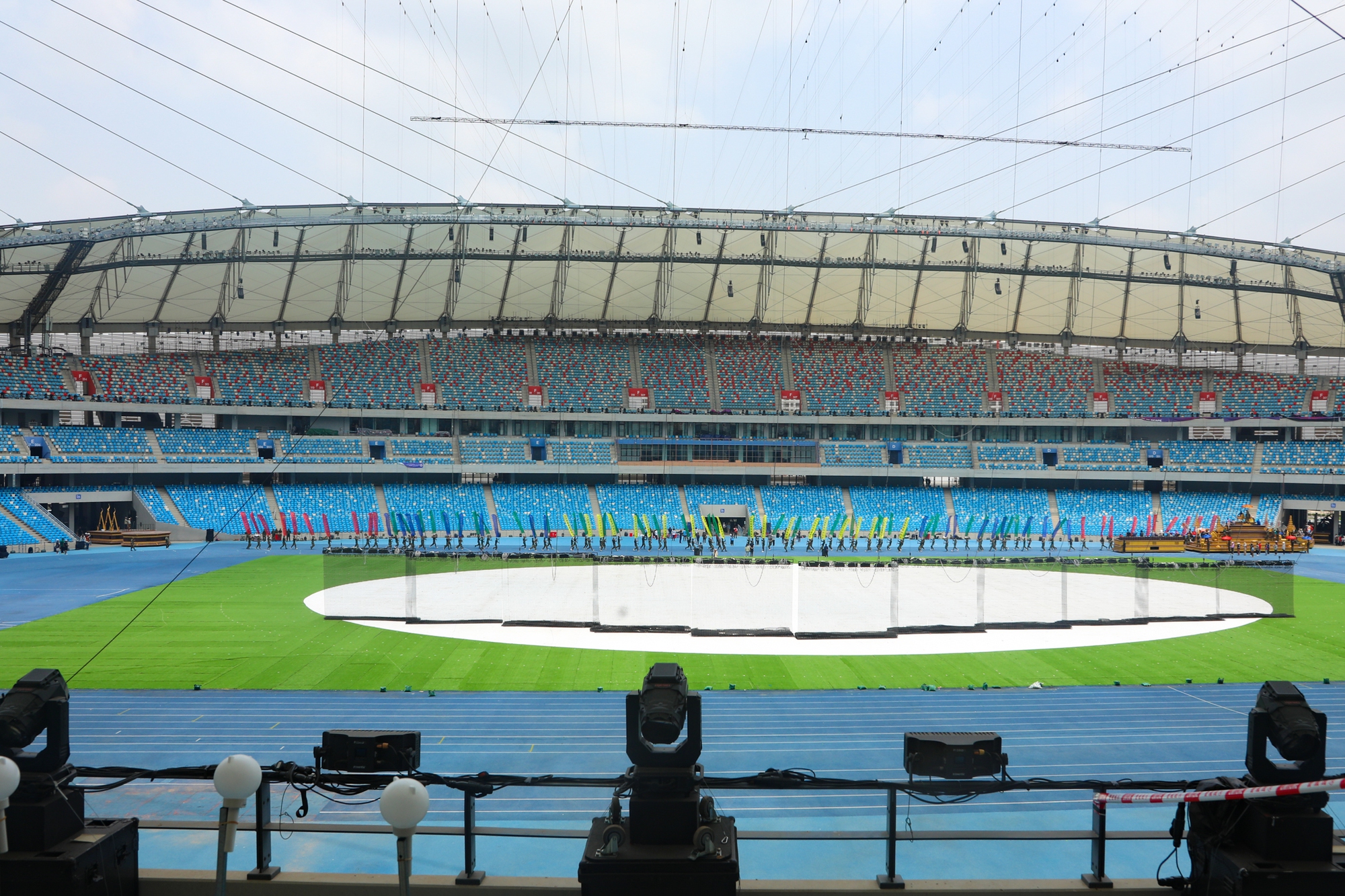 Khám phá sân vận động trăm triệu USD tổ chức lễ khai mạc SEA Games 2023 - Ảnh 8.