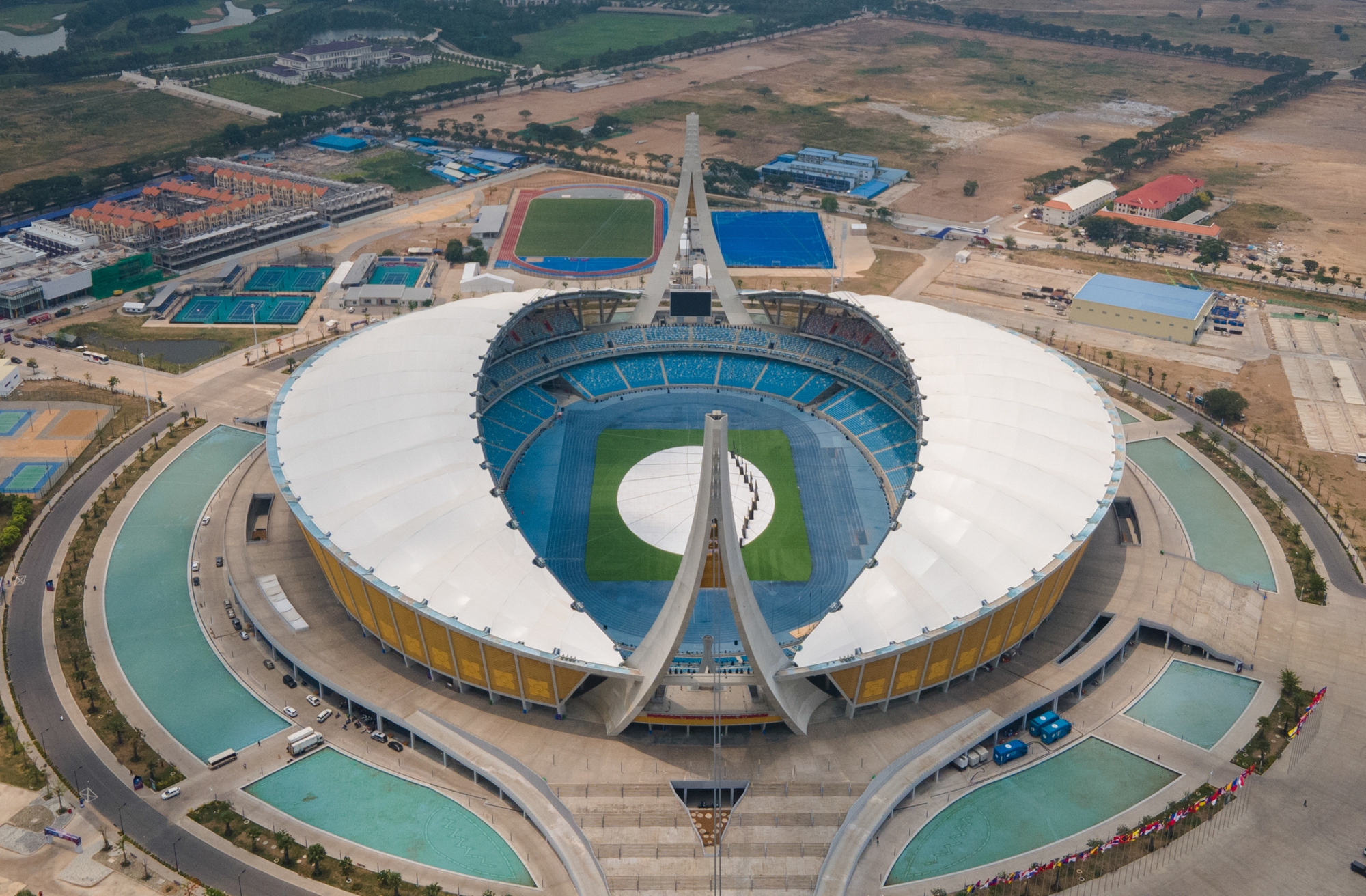Khám phá sân vận động trăm triệu USD tổ chức lễ khai mạc SEA Games 2023 - Ảnh 11.