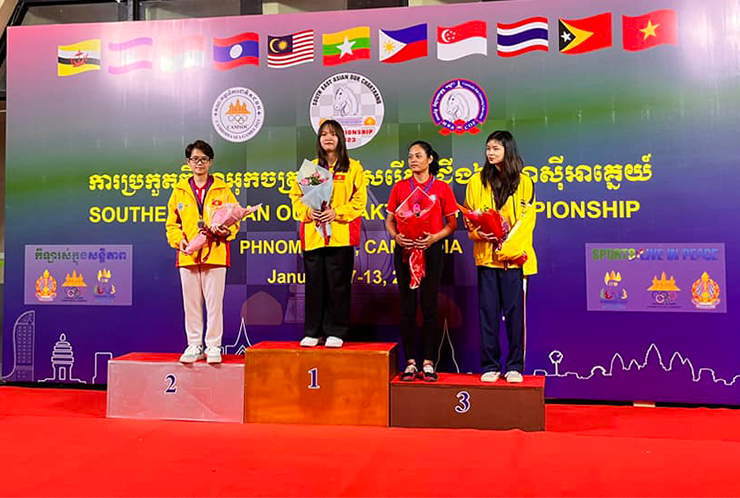Diệu Uyên và Hồng Nhung, hot-girl tuyển cờ ốc của đội tuyển Việt Nam tại SEA Games 32 - Ảnh 5.