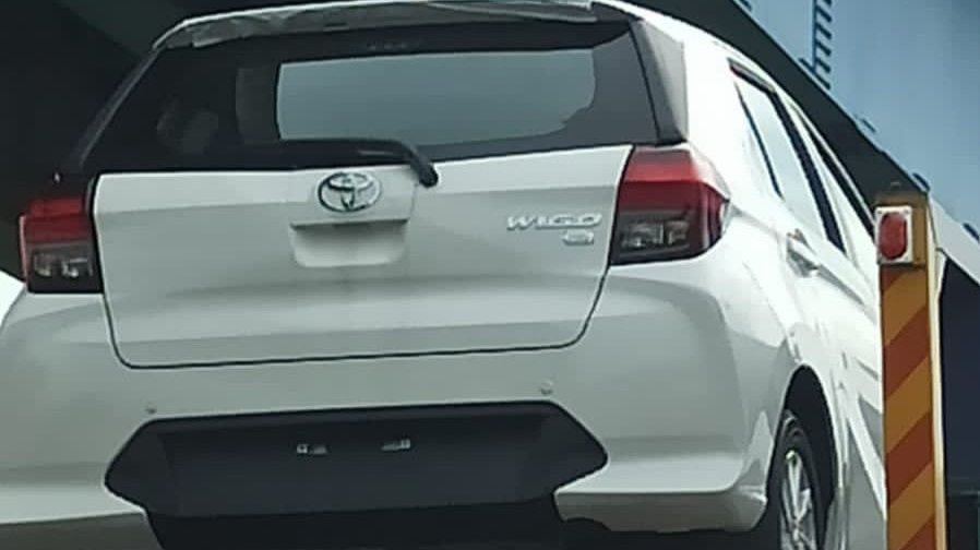 Toyota Wigo 2023 lộ diện trên xe vận chuyển, nhiều khả năng đây là lô xe dành cho Việt Nam