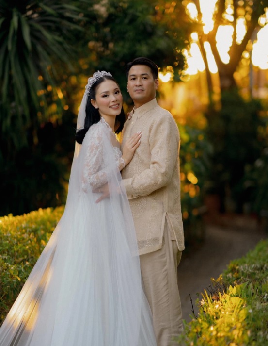 Phillip Nguyễn khoe ảnh cưới bên Linh Rin, gia nhập hội 'nghiện vợ' qua 1 chi tiết - Ảnh 2.
