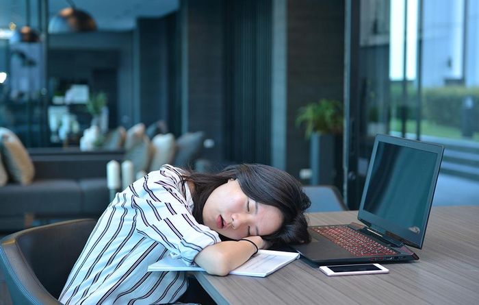 Ngủ trưa sai cách cũng có thể gây ảnh hưởng đến tuổi thọ, có 3 lỗi kinh điển bạn nên sửa càng sớm càng tốt - Ảnh 2.