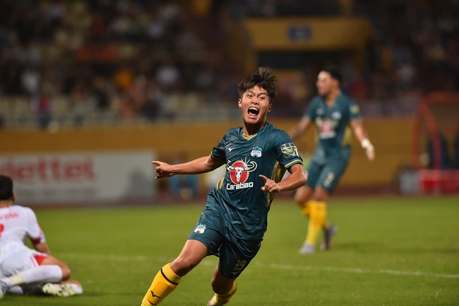 HAGL thắng ngoạn mục trong ngày ‘Vua giải trẻ’ tỏa sáng, Minh Vương tái hiện siêu phẩm vào lưới U23 Hàn Quốc  - Ảnh 4.