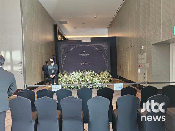 Hé lộ hình ảnh đầu tiên từ hôn lễ cực hot của Lee Seung Gi: An ninh nghiêm ngặt, phóng viên đông đảo như tại lễ trao giải - Ảnh 3.