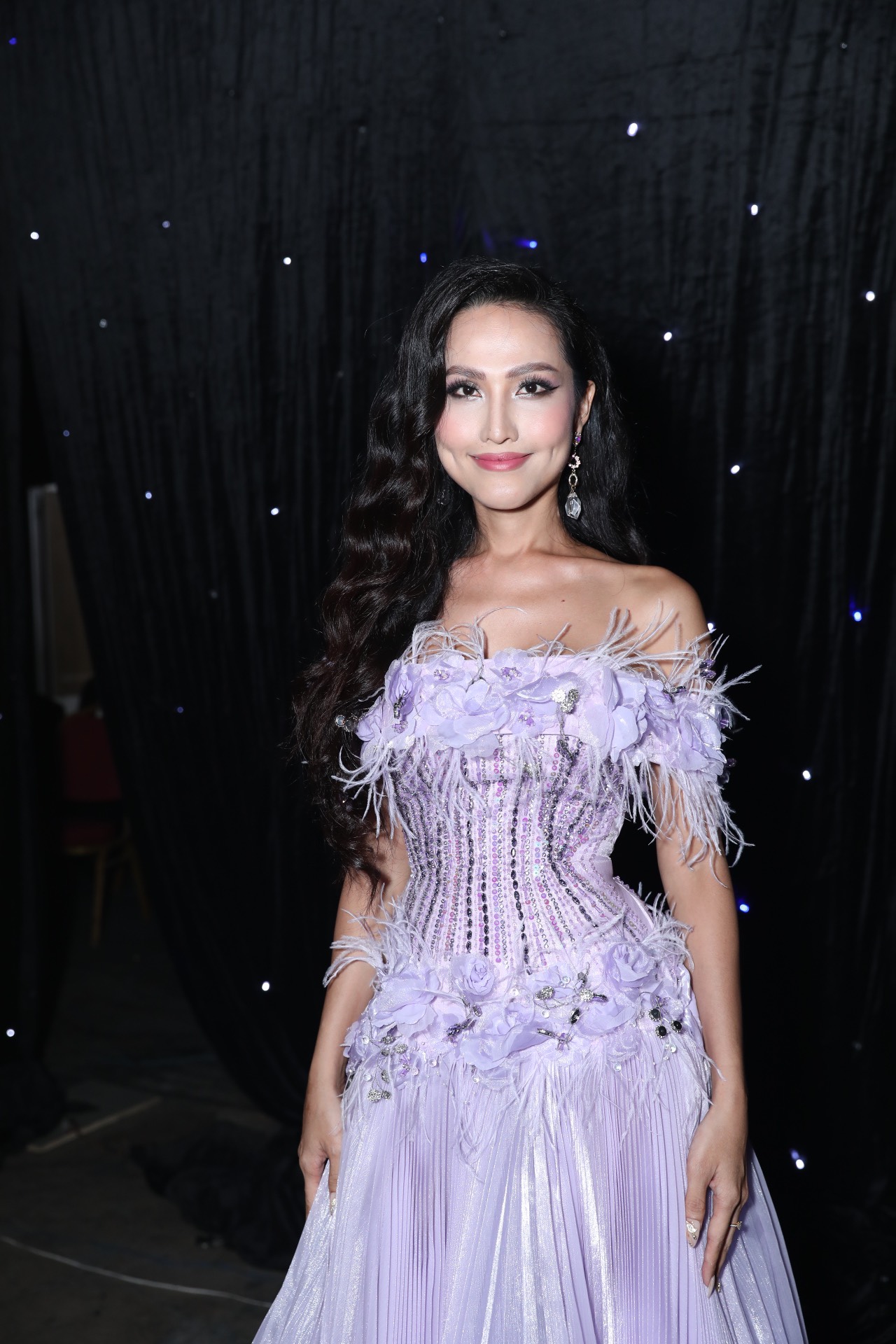 Dàn sao hội ngộ tại Chung kết Miss International Queen Vietnam 2023: Thiên thần chuyển giới Thái Lan đọ dáng cùng các người đẹp Vbiz - Ảnh 5.