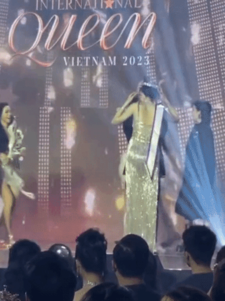 Chiếc 'meme' hài nhất Hoa hậu Chuyển giới: Mai Ngô văng khỏi ghế, té bật ngửa khi Dịu Thảo đăng quang - Ảnh 6.