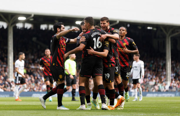 Man City thắng Fulham 2-1, lên đầu bảng Ngoại hạng Anh