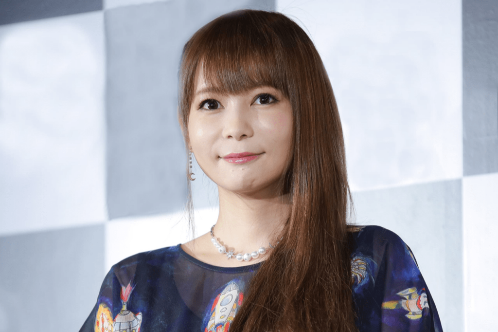 Nữ idol Nhật Bản mất hàng nghìn follow sau khi tuyên bố kết hôn - Ảnh 2.
