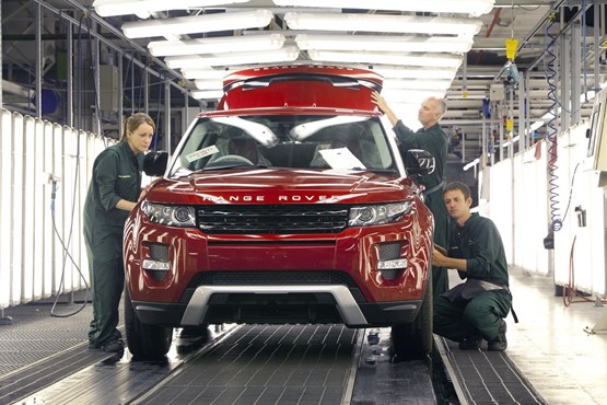 Jaguar Land Rover sẽ bán xe thuần điện từ cuối năm nay - Ảnh 1.