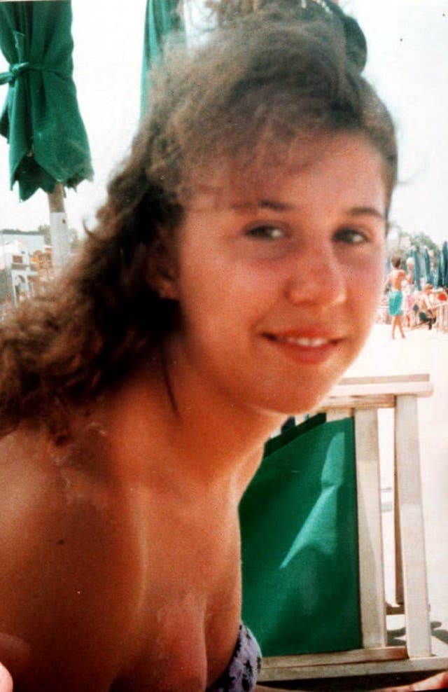 Nữ sát nhân trẻ tuổi bậc nhất nước Anh: Đâm chết người lạ khi mới 12 tuổi, bị bắt vì khoe khoang về tội ác của mình - Ảnh 2.