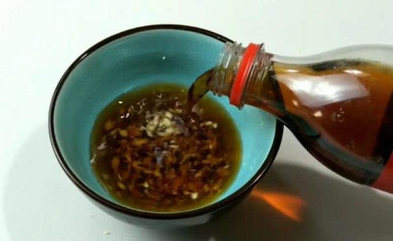 Trộn nước giải khát có gas với xà phòng - mẹo giúp làm sạch mọi góc bẩn trong phòng tắm - Ảnh 3. Trộn nước giải khát có gas với xà phòng - mẹo giúp làm sạch mọi góc bẩn trong phòng tắm - Ảnh 3.