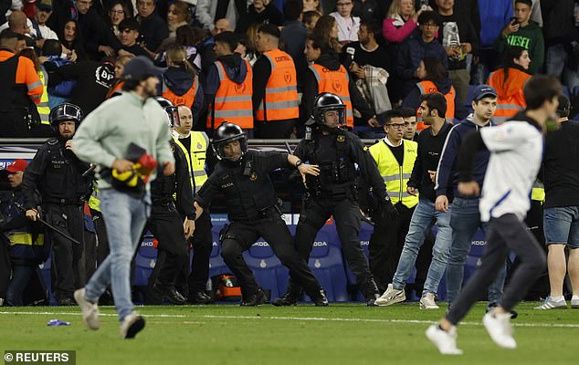 Dàn sao Barcelona phải tháo chạy sau khi vô địch La Liga sớm 4 vòng đấu - Ảnh 6.