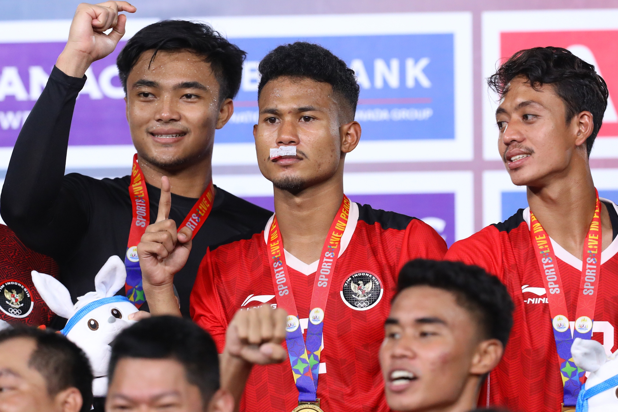 Beckham của Indonesia bật khóc nức nở trong trận chung kết kỳ lạ bậc nhất lịch sử SEA Games - Ảnh 8.