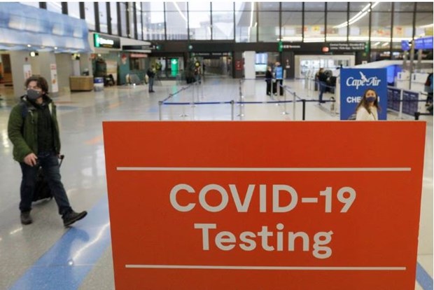 Mỹ dừng yêu cầu tiêm vaccine phòng Covid-19 cho khách quốc tế từ 11/5 - Ảnh 1.