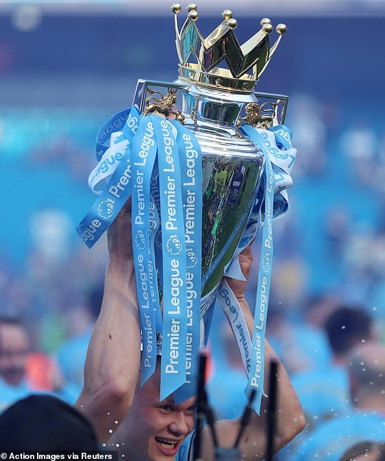 Toàn cảnh Man City ăn mừng chức vô địch Ngoại hạng Anh - Ảnh 11.
