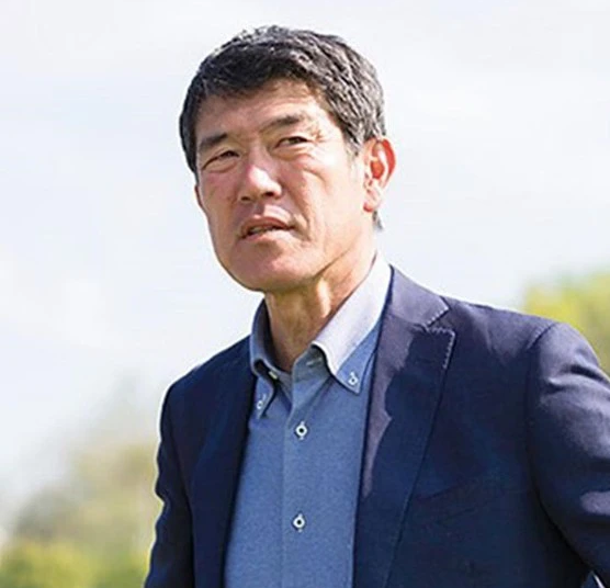 Cựu tuyển thủ Nhật Bản Koshida Takeshi là GĐKT mới của bóng đá Việt Nam