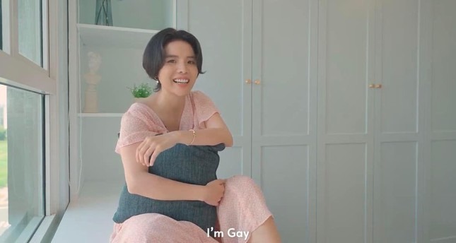 Những nghệ sĩ Việt nổi tiếng công khai thuộc cộng đồng LGBT - Ảnh 11.