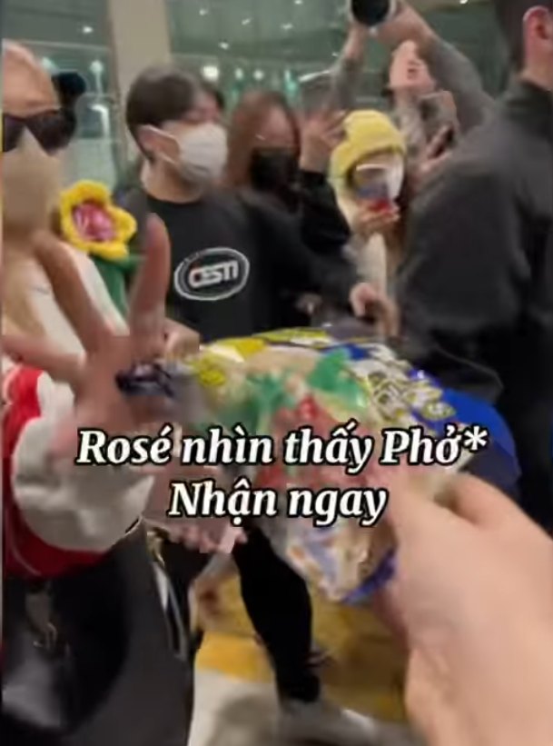 Rosé Blackpink hớn hở tiết lộ thích ăn phở Việt Nam - Ảnh 2.