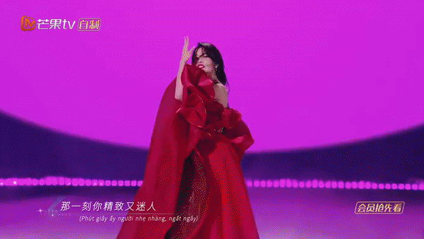 Chi Pu đem hit Đóa Hoa Hồng diễn trên show Trung: Nhảy đẹp xinh ngất ngây nhưng giọng hát vẫn là điểm trừ! - Ảnh 3.