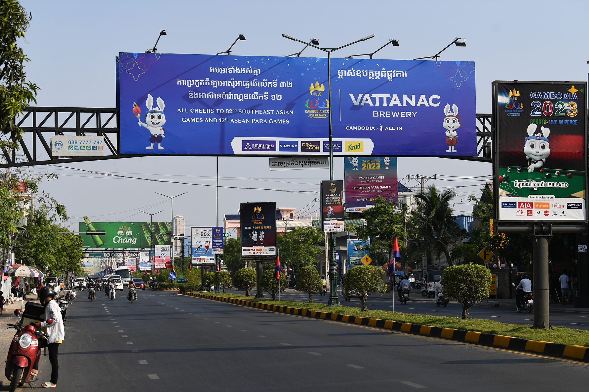 Đường phố Phnom Penh rực rỡ sắc màu sẵn sàng cho lễ khai mạc SEA Games 2023 - Ảnh 7.