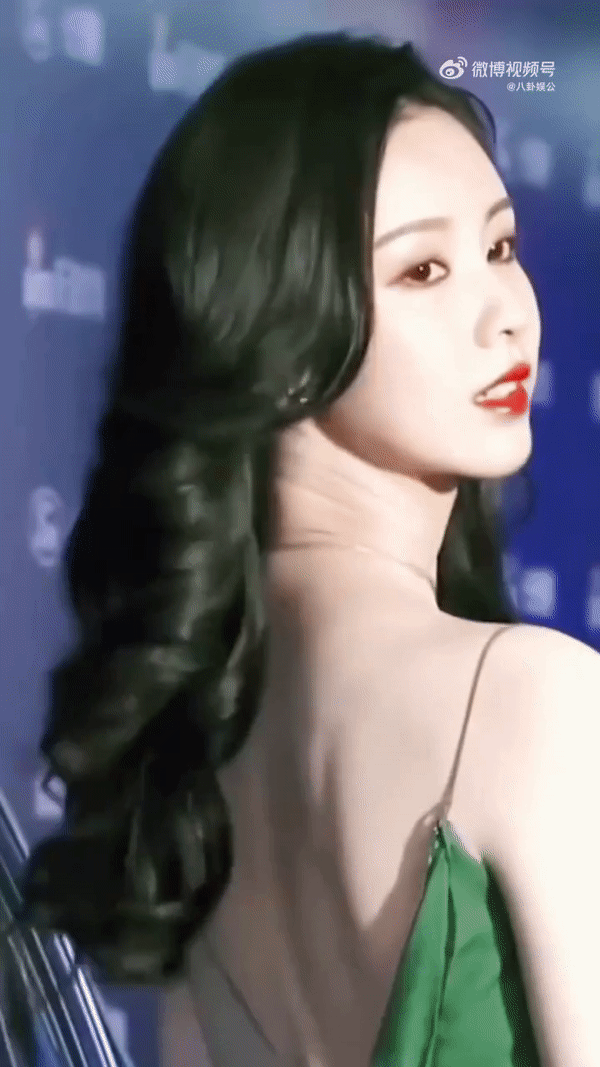 “Ác nữ đẹp nhất Trung Quốc” Trần Đô Linh tiến thẳng vào showbiz nhờ 1 tấm ảnh chứng minh thư, vừa ra mắt đã sánh đôi cùng Dương Dương - Ảnh 2.
