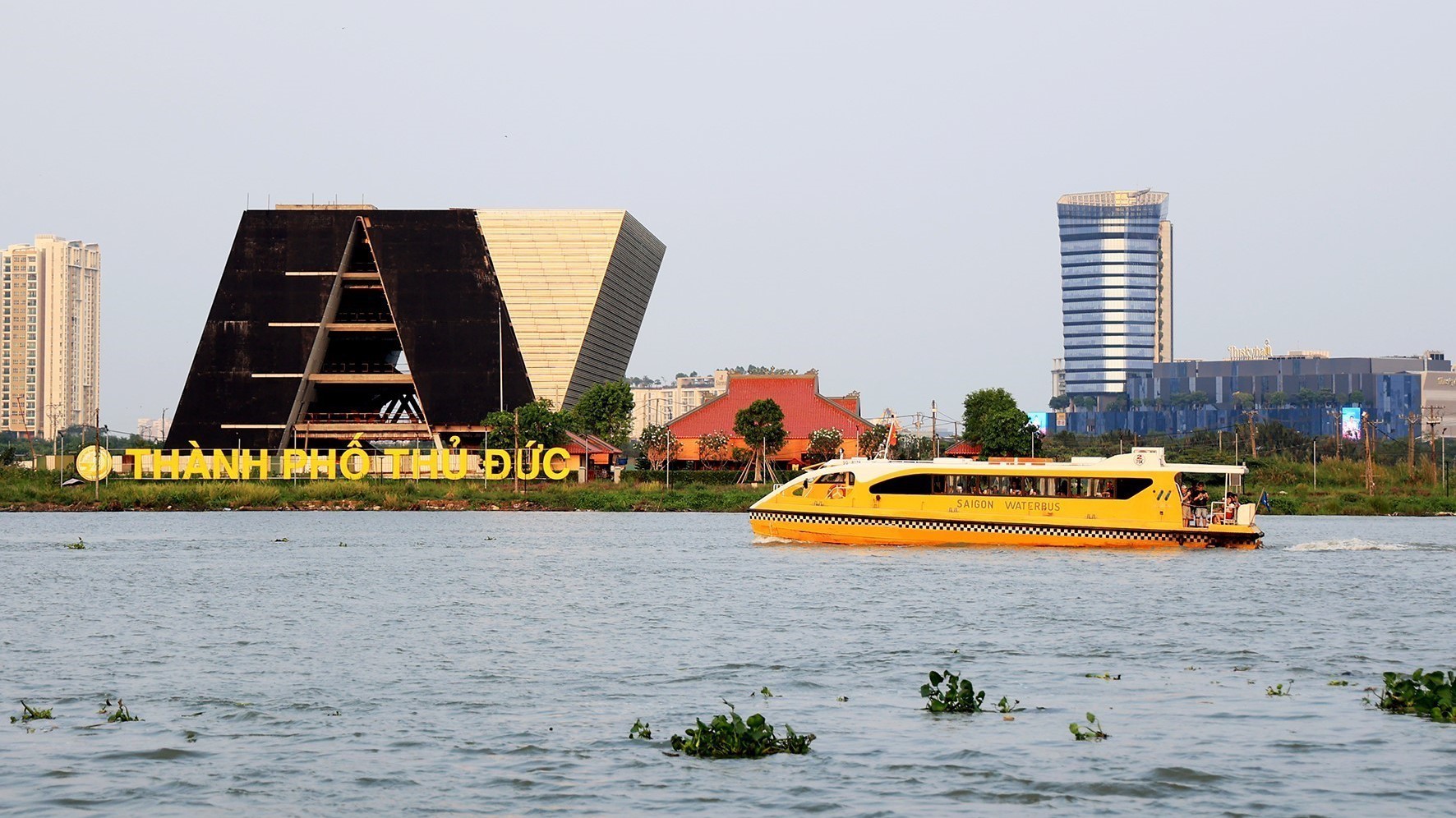 Thành phố Hồ Chí Minh phát triển sản phẩm du lịch trên sông Sài Gòn