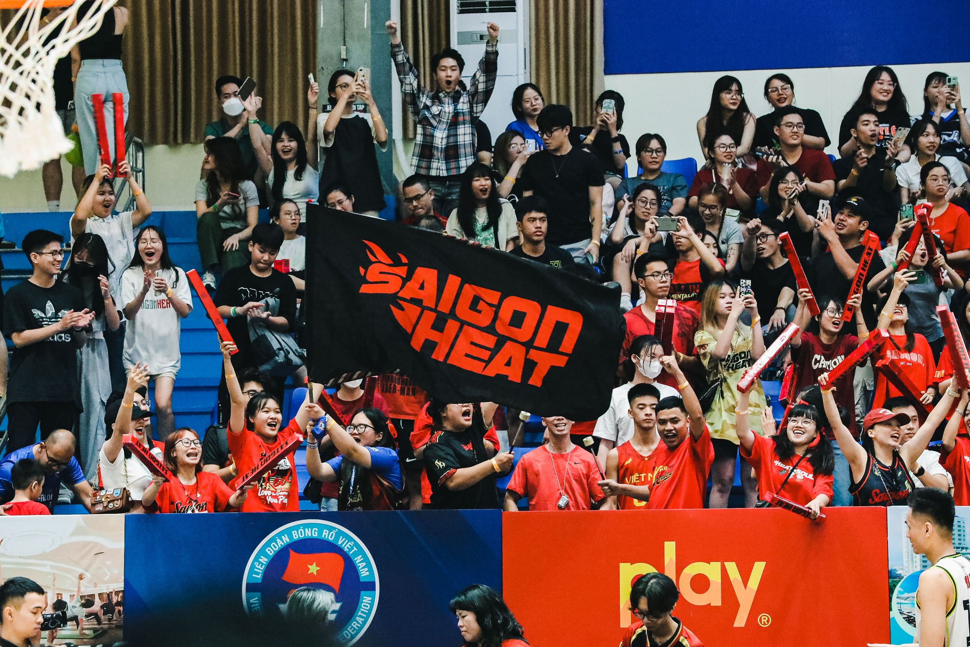 Khai màn VBA 2023: Chiến thắng đầu tay cho đương kim vô địch Saigon Heat - Ảnh 2.