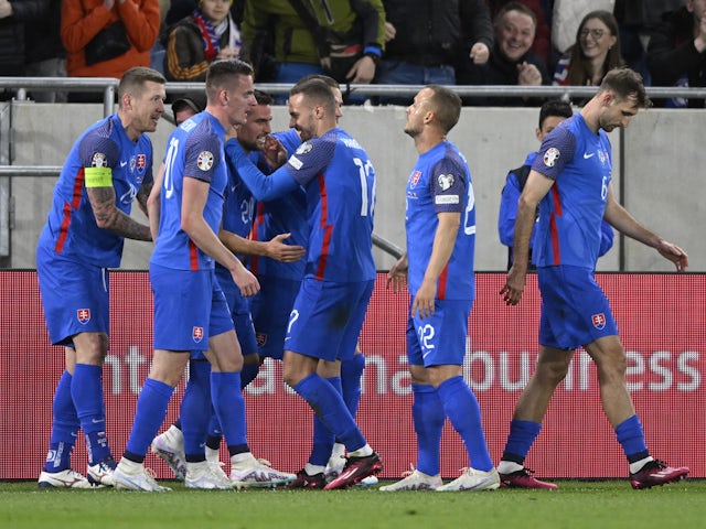 Nhận định, nhận định bóng đá Iceland vs Slovakia (1h45, 18/6), vòng loại EURO 2024 - Ảnh 2.