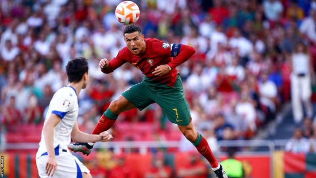 Ronaldo không thể nâng cao thành tích ghi bàn trong màu áo ĐTQG trong trận đấu với Bosnia