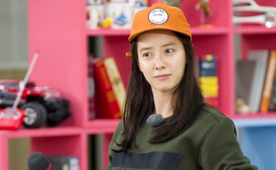 'Mợ ngố' Song Ji Hyo và những bước chân vượt qua thị phi cảnh nóng - Ảnh 9.