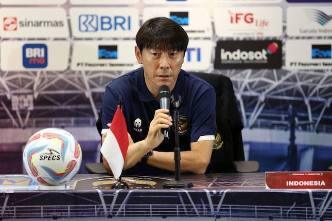 FIFA cho Indonesia dự World Cup trẻ, HLV Shin Tae Yong được xướng tên cho nhiệm vụ mới - Ảnh 3.