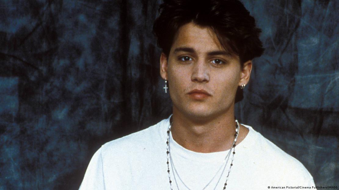 Johnny Depp 60 tuổi Trở lại với 'mối tình đầu' rock'n'roll
