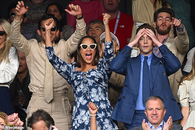 Dàn diễn viên 'xịn' kéo nhau đi xem CK Wimbledon, như thể cả Hollywood ăn mừng chiến thắng của Carlos Alcaraz - Ảnh 5.