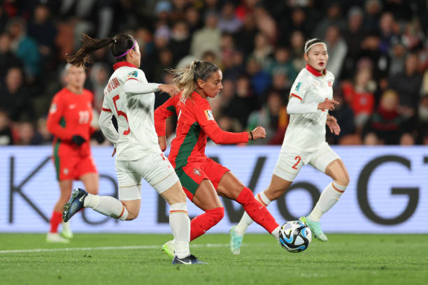 Tuyển nữ Bồ Đào Nha (áo đỏ) thắng Việt Nam 2-0 ở vòng bảng World Cup nữ 2023