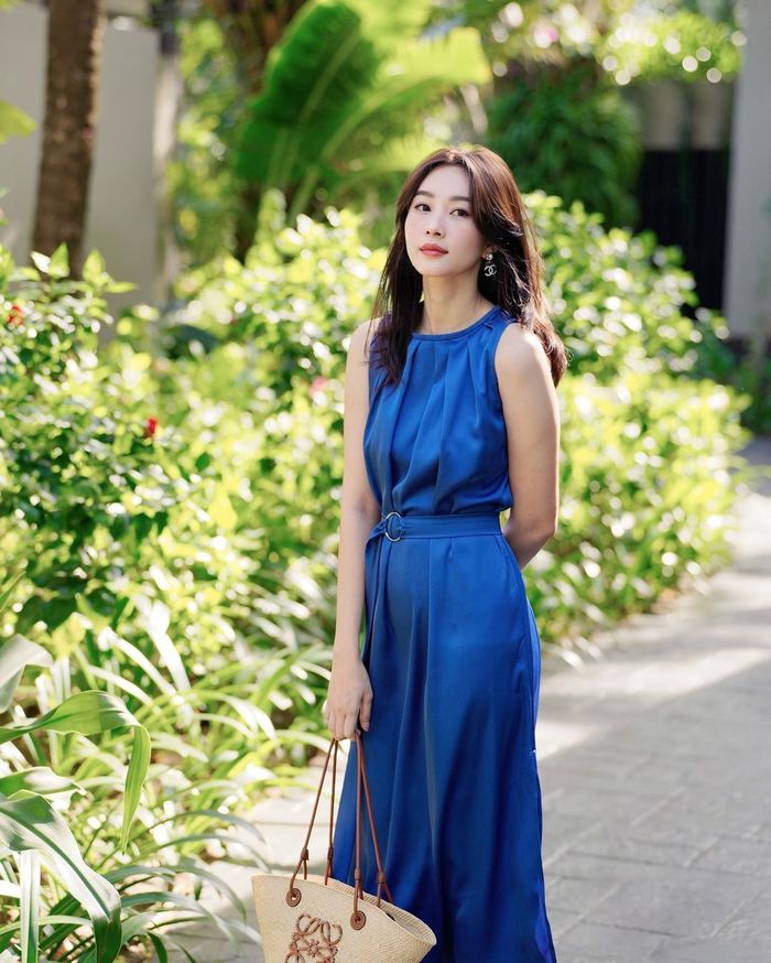 Các mẫu váy liền dàn mỹ nhân Việt lăng xê: Khó bỏ qua item 2 dây quyến rũ - Ảnh 8.