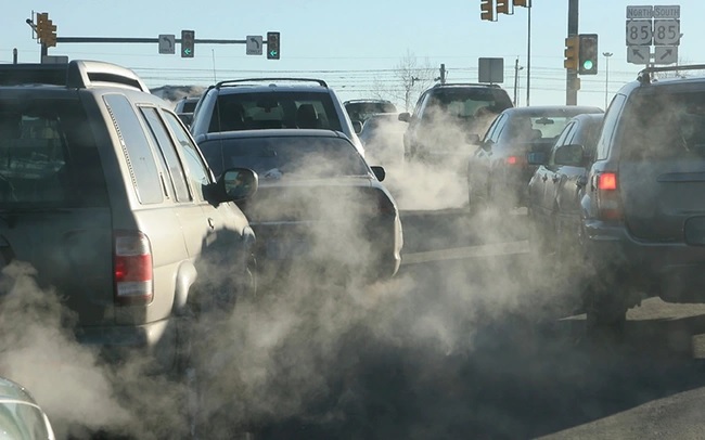 Bảo vệ môi trường: Mỹ để ngỏ siết chặt quy định về khí thải ô tô vào năm 2032 - Ảnh 1.