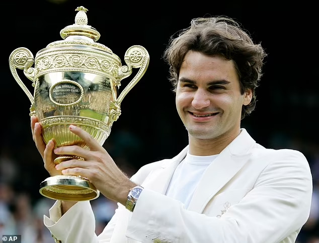 Roger Federer được sự chào đón nồng nhiệt khi trở lại Wimbledon sau giải nghệ - Ảnh 11.
