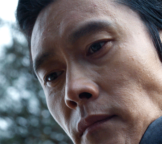 Tài tử Lee Byung Hun vực dậy sự nghiệp sau scandal ngoại tình nhờ 'Squid Game' - Ảnh 18.
