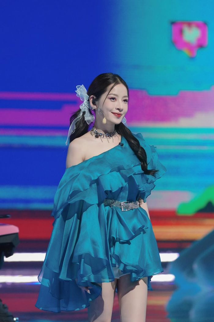 Những kiểu tóc giúp Chi Pu trẻ như thiếu nữ khi tham gia show xứ Trung - Ảnh 8.