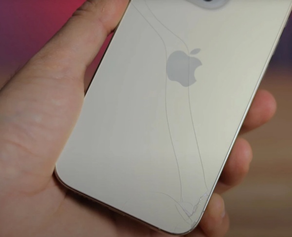 Sang xịn mịn là thế, iPhone 14 Pro vẫn có loạt điểm trừ khó chịu sau 1 năm ra mắt  - Ảnh 2.