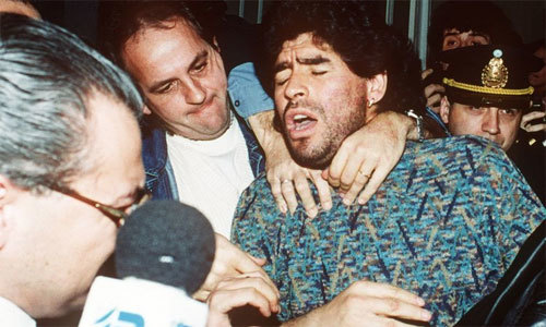 1000 ngày từ khi Diego Maradona qua đời: Ma túy, mafia, Chúa trời và niềm kiêu hãnh của Napoli  - Ảnh 9.