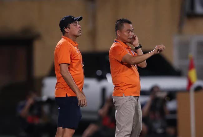 HLV Công An Hà Nội không được chỉ đạo trận tranh vô địch V-League dù vừa được bổ nhiệm  - Ảnh 2.