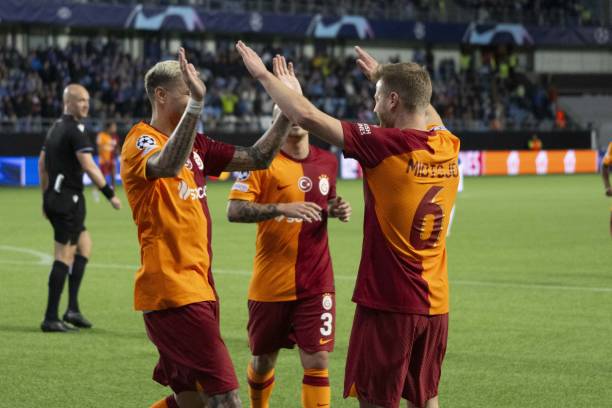 Galatasaray chiếm lợi thế lớn sau lượt đi vòng playoff cúp C1