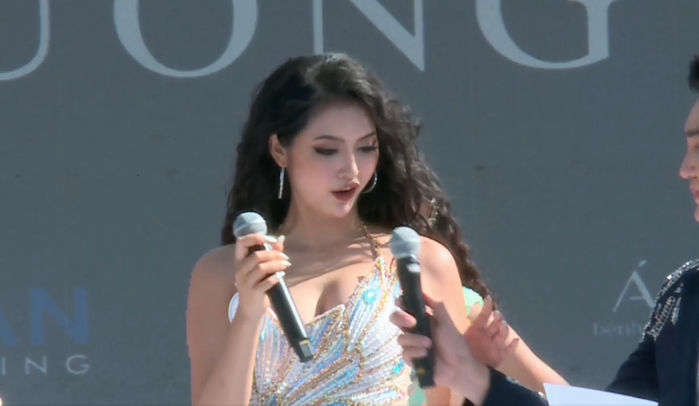 Cuộc thi Hoa hậu nhan nhản &quot;sạn&quot;: Thí sinh xỉu vì nắng, đang thi ứng xử thì micro hết pin - Ảnh 8.