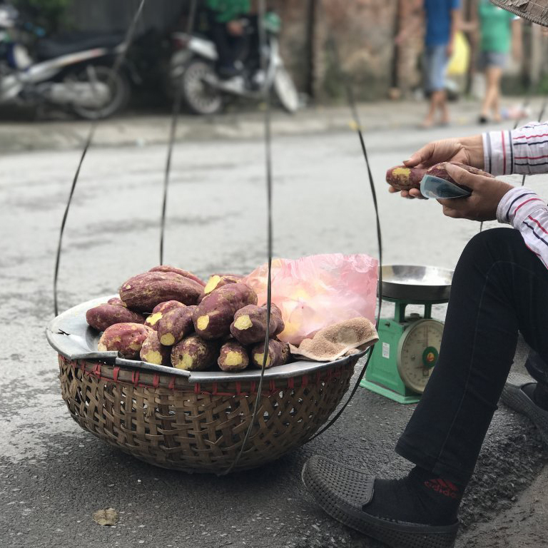 Top 10 gánh hàng ăn lâu năm ở Hà Nội, chờ 3h sáng mới được thưởng thức nhưng khách vẫn mê - Ảnh 10.