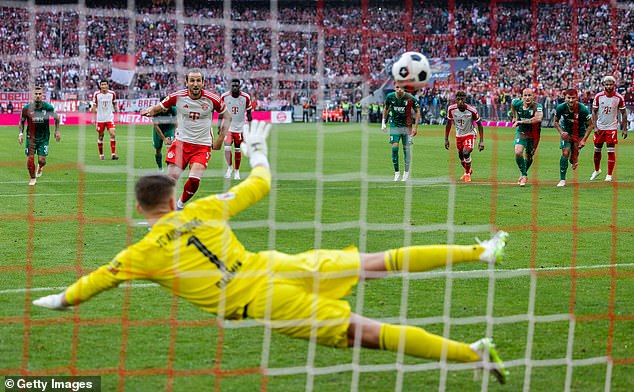 Harry Kane lập cú đúp trong trận đá chính đầu tiên trên sân nhà, Bayern vẫn mất ngôi đầu bảng - Ảnh 3.