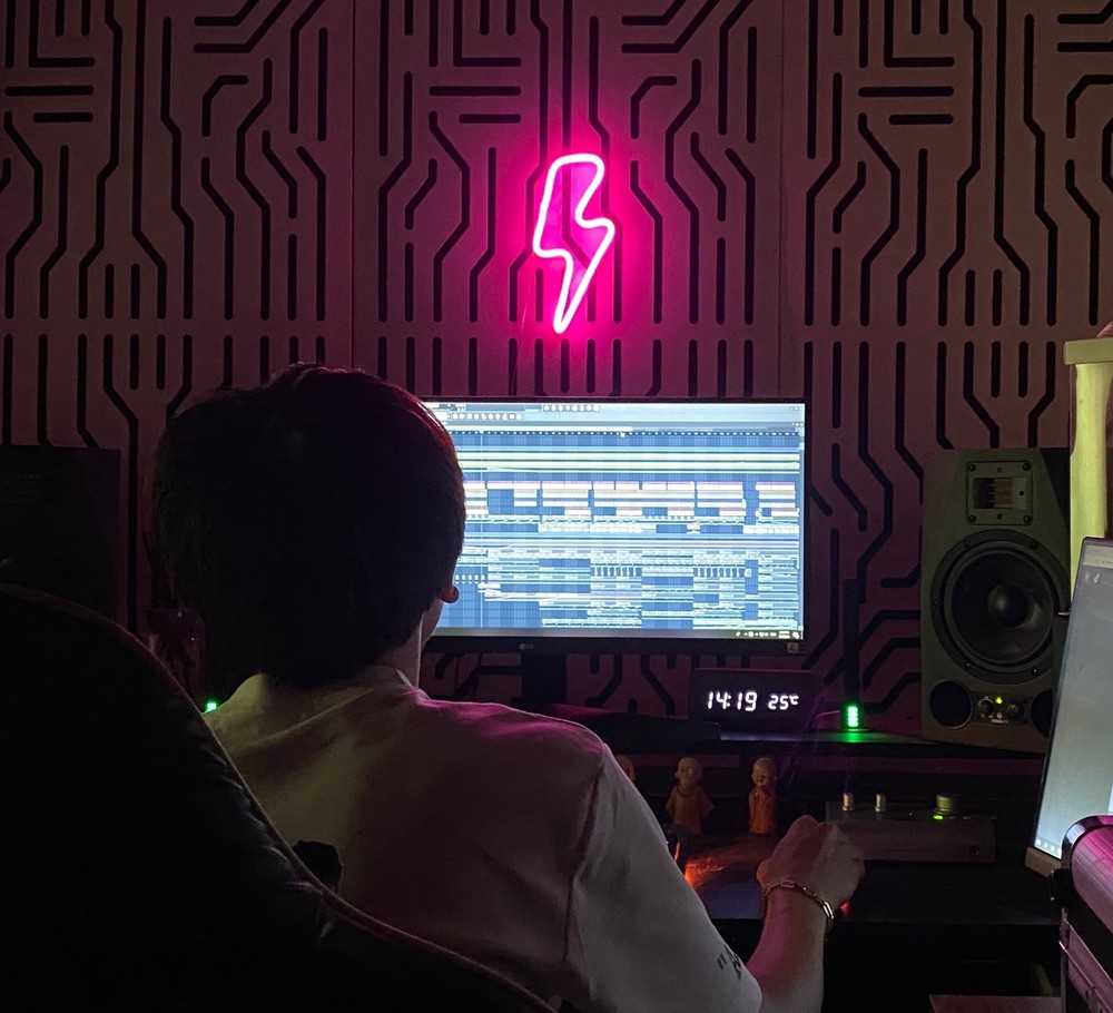 Hành trình sáng tạo âm nhạc, đam mê vượt khó khăn DJ/Producer T.Bynz - Ảnh 4.